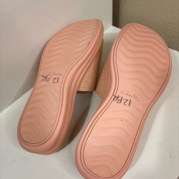 Clarks Cloudsteppers Pink Cushioned Slide Sandals | Women’s Size 10 - Picture 6 of 7